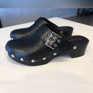 Matisse London Clog